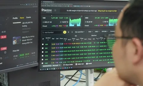 Giới đầu tư chứng khoán hồi hộp chờ diễn biến tuần giao dịch trước Tết
