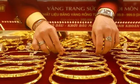 Giá vàng hôm nay 12.2: Vàng SJC "án binh" mốc 181 triệu đồng/lượng