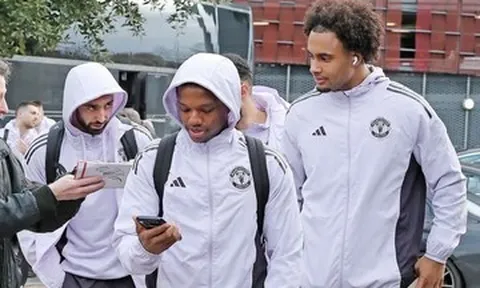 HLV Thomas Tuchel báo tin vui cho bộ 3 sao MU