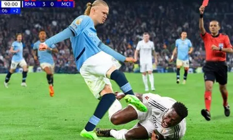 Video khi các ngôi sao biến sân cỏ thành võ đài