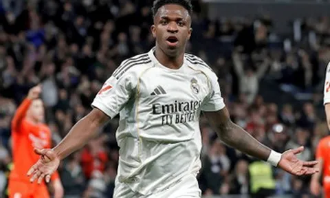 Real Madrid lên đầu bảng La Liga: Mourinho, hãy đợi đấy