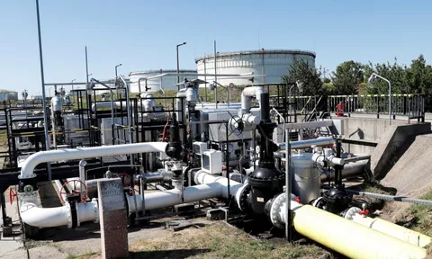 Ukraine chặn đường ống dẫn dầu Nga, quốc gia EU vội 'kêu cứu' nước láng giềng