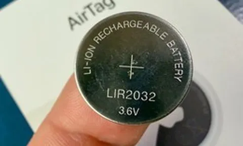 Sai lầm tai hại khi thay thế pin dùng một lần bằng pin sạc cho Apple AirTag: Tưởng tiết kiệm hóa ra phá hỏng thiết bị