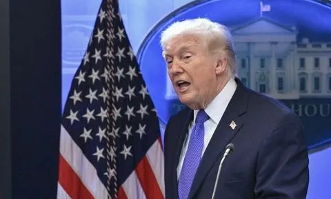 Tổng thống Mỹ D.Trump áp thuế nhập khẩu bổ sung 15% với toàn cầu