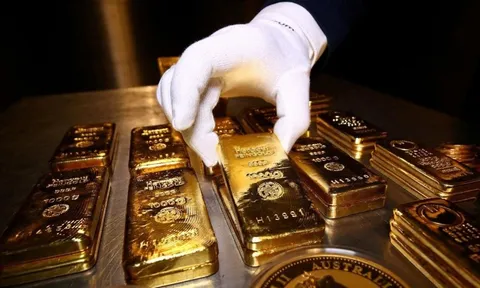 Giá vàng thế giới chạm mốc 5.200 USD/ounce