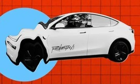 Robotaxi Tesla gây tai nạn gấp bốn lần người lái