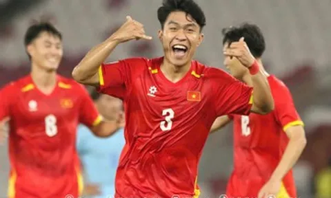 PVF-CAND chiêu mộ trung vệ U23 Việt Nam đua trụ hạng V-League