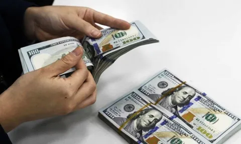 Tỷ giá USD hôm nay 26.2: USD tự do tăng mạnh, DXY nhích lên 97,88 điểm