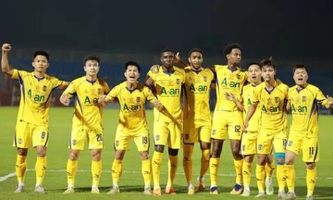 Thủ môn U23 Việt Nam giúp SLNA có 3 điểm, Đà Nẵng thắng to