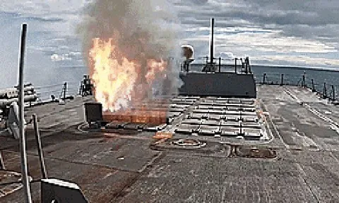 "Nhiều máy bay Mỹ" rơi ở Kuwait, lực lượng thân Iran tham chiến, xung đột lan khắp Trung Đông