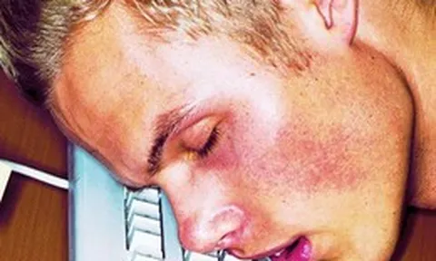 Nghịch lý năng suất thời đại số: Khi trí tuệ nhân tạo không biết mệt còn con người thì kiệt quệ vì chạy đua