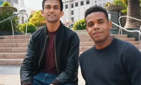 Từ bỏ công ty hái ra tiền, hai nhà sáng lập 33 tuổi đặt cược vào quyết định sinh tử