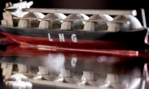 Hàng loạt tàu đang đến châu Âu thì quay đầu, lục địa già bất ngờ mất nửa triệu mét khối khí đốt