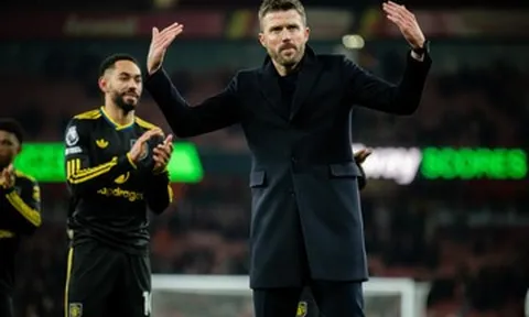 Huyền thoại MU phân bua mỉa mai Carrick, Vidic nói nghe thỏa lòng