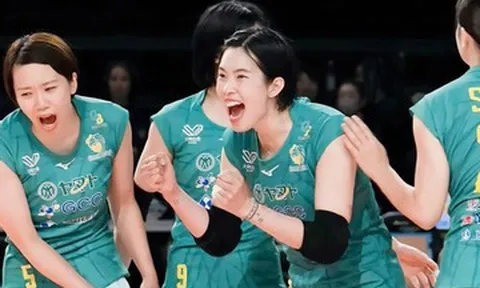 Thanh Thúy và Bích Thủy cùng tỏa sáng ở trận cầu đặc biệt