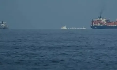 Trung Quốc và Anh phản hồi sau khi Tổng thống Mỹ Trump kêu gọi các nước hộ tống tàu qua eo biển Hormuz