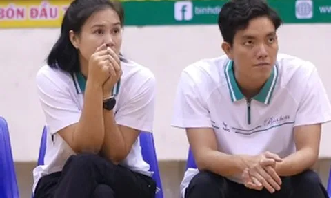 Bích Tuyền tái xuất, trầm ngâm bên Hoa khôi bóng chuyền Kim Huệ