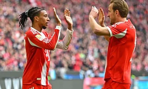 Harry Kane tỏa sáng, Bayern Munich tiến sát ngôi vô địch