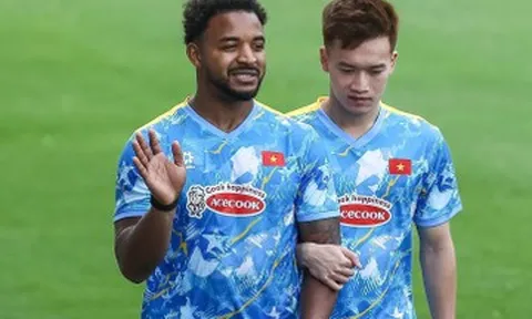 Xuân Son tập riêng, tuyển Việt Nam tăng quân số chờ đấu Malaysia