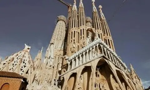 Lộ diện bộ Lego "khủng" nhất lịch sử: Gồm hơn 12.000 mảnh ghép, mô phỏng nhà thờ Sagrada Familia, giá gần 16 triệu đồng