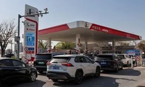 Mỹ 'bật đèn xanh' nhưng nhà máy lọc dầu lớn nhất thế giới tuyên bố sẽ không mua dầu Iran, đang nhập khẩu nhiều từ nước láng giềng của Tehran