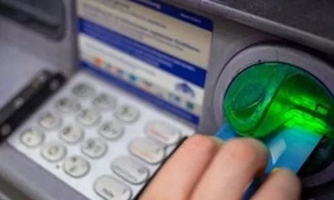 Sự thật bất ngờ phía sau tiếng 'xoành xoạch' của máy ATM khi rút tiền: Không phải đếm tiền như nhiều người nghĩ