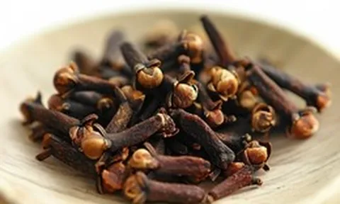 Từ kẹo cao su và hàng hóa xa xỉ đến gia vị nhà bếp: Tại sao đinh hương lại đa dụng đến vậy?