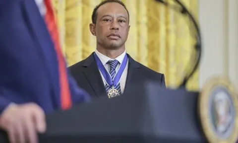 Tiger Woods tự hủy hoại mình: Giữa huyền thoại và con người