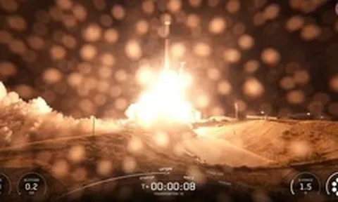 Đúng 18h02’, sản phẩm Make in Vietnam thành công phóng lên quỹ đạo tại Mỹ, trực tiếp liên lạc với Hà Nội