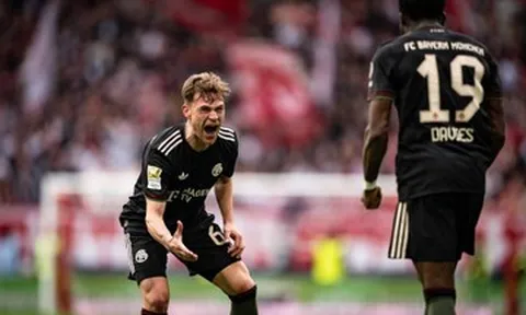 Bayern Munich ngược dòng khó tin phút bù giờ