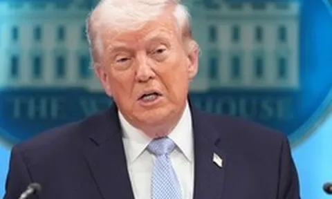 Ông Donald Trump họp báo, nói về chiến dịch giải cứu "lịch sử"