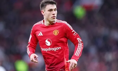 MU tống khứ Manuel Ugarte để rước về 2 tiền vệ mới