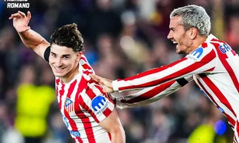 Alvarez ghi siêu phẩm, Atletico khiến Barca ôm hận