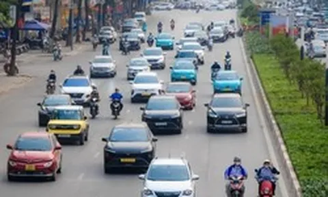 Hà Nội trong một khung hình: 50% là xe điện!