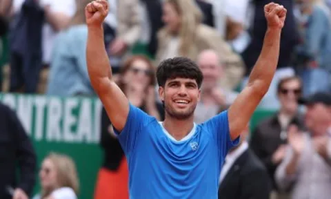Carlos Alcaraz dạo chơi lấy vé bán kết Monte Carlo