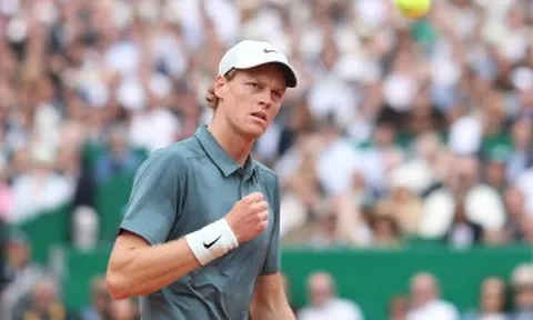 Sinner hạ Alcaraz, lập kỳ tích vô địch 4 Masters liên tiếp