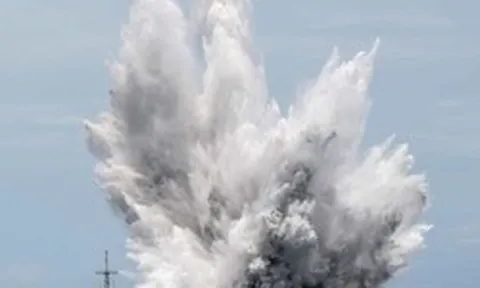 Vì sao tàu sân bay Mỹ né "Cổng nước mắt", đi đường vòng tới Trung Đông?