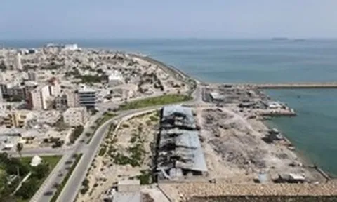 Bế tắc ở eo biển Hormuz, Mỹ cân nhắc gia hạn lệnh ngừng bắn với Iran