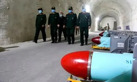 Iran đang đào lại lối vào “thành phố tên lửa” bị chôn vùi sau cuộc không kích của Mỹ và Israel