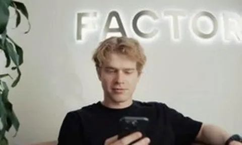 Bị “thách” nghỉ học để mở công ty, thanh niên trẻ tuổi đã tạo lập startup AI định giá 1,5 tỷ USD