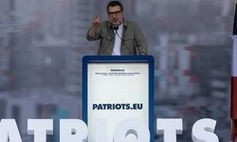 Không chỉ Hungary và Slovakia, lãnh đạo một nước EU kêu gọi nối lại nhập khẩu dầu khí Nga giữa lúc giá năng lượng tăng cao