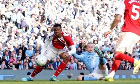 Trực tiếp Man City 2-1 Arsenal: Haaland bừng sáng (H2)