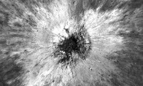 Một "lỗ thủng" khổng lồ vừa xuất hiện trên Mặt Trăng