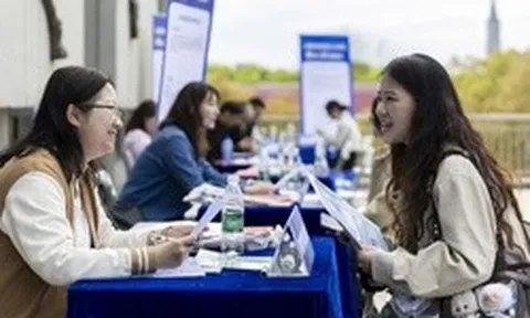 Buồn của nền kinh tế thứ 2 thế giới: Tỷ lệ thanh niên thất nghiệp quay đầu tăng, 1 chọi 100 để tranh 'bát cơm sắt', rải 1.000 đơn ứng tuyển chỉ nhận được 8 lời mời phỏng vấn