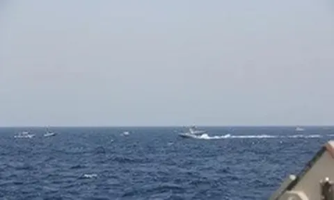 Mỹ bất lực trước ‘hạm đội muỗi’ của Iran