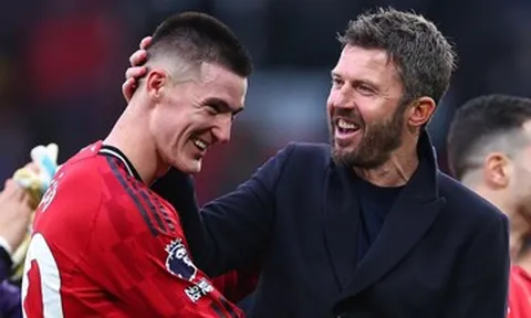 Carrick loại 8 đối thủ, được định ngày bổ nhiệm làm HLV trưởng MU