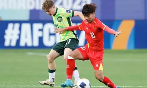 Tranh cãi U17 Việt Nam bị mất penalty, trọng tài Việt nói gì?