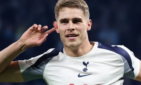 Tin tức về chuyển nhượng 24/4: MU ký Van de Ven, Barca lấy Lisandro