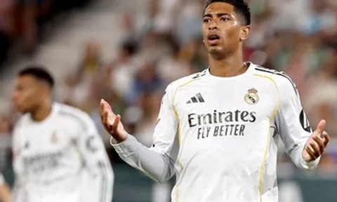 Real Madrid ngậm đắng nuốt cay: Mời Barca vô địch La Liga