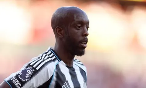 Newcastle vội cắt lỗ khi biết mua hớ tiền đạo 55 triệu bảng